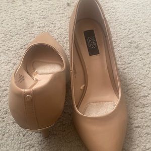 Jones New York signature pumps.